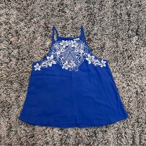 🪷NWT Floral Embroidered Tank Top